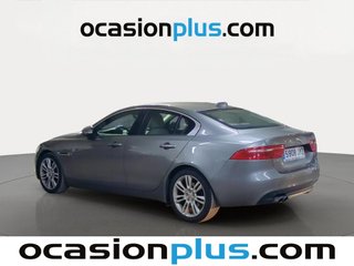 Jaguar XE 2.0 Diesel Pure RWD Auto 132 kW (180 CV)