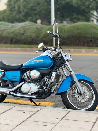 Honda Shadow 125 azul