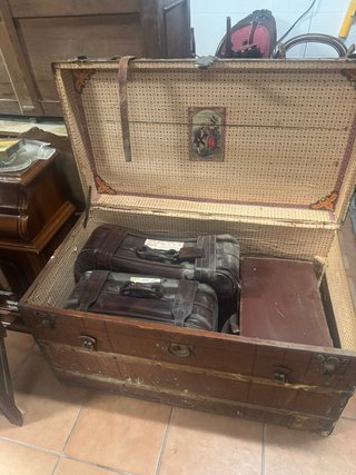 Baúl de Viaje Antiguo