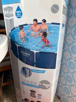 Piscina redonda grande como nueva con depuradora