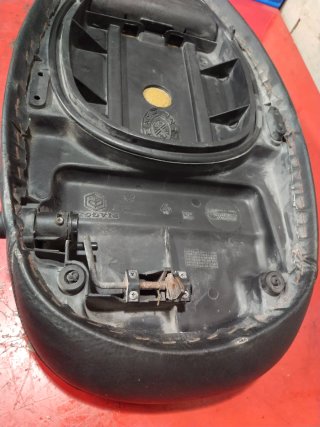 Asiento Vespa 50 px
