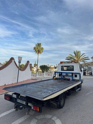 NISSAN TRADE GRUA PORTACOCHES
