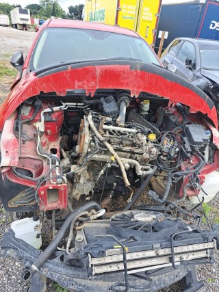 Alfa Romeo 159 Rojo para piezas