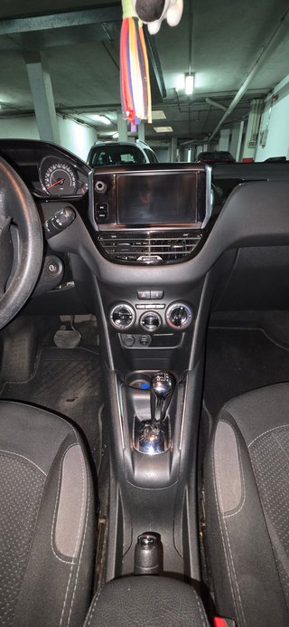 Peugeot 208 Active Automático