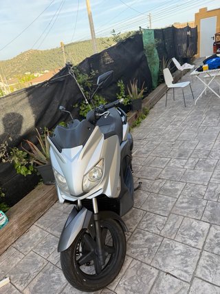 Yamaha XMAX 125cc Maxi Scooter Año 2011