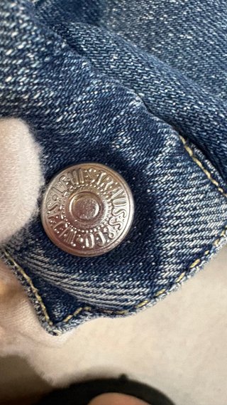 Chaqueta Levi's Denim Talla M con Tachuelas