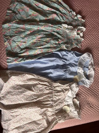 Lote de 4 vestidos infantiles