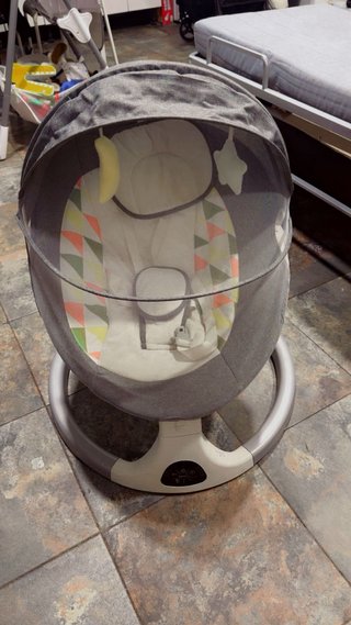 Hamaca gris para bebé electrica.