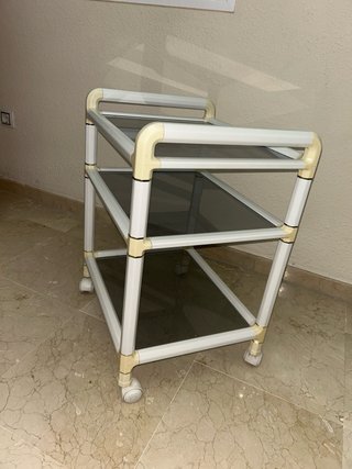 Mesa auxiliar cristal y plástico con ruedas