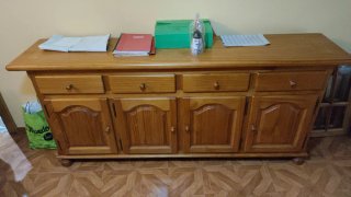 Mueble de comedor de madera