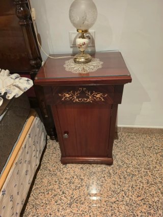 Dormitorio antiguo de madera