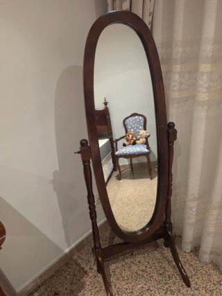 Dormitorio antiguo de madera