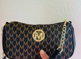 Bolsa de Ombro Castanha c/ Corrente Dourada