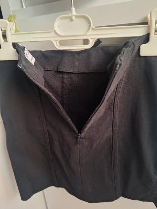 Falda tubo negra con cordones