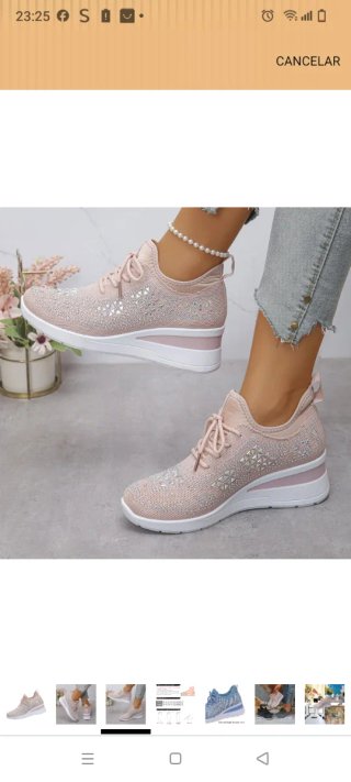 Zapatos de mujer rosas y plateados con pedrería