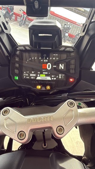 Ducati Multistrada V2S 2024 Roja