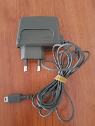 Nintendo DS Lite Plata + Cargador