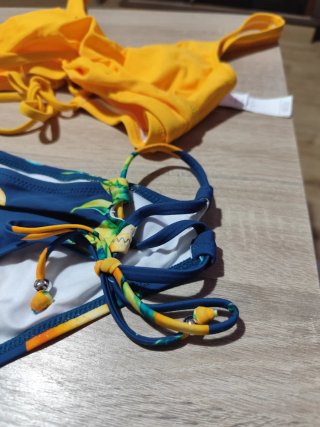 Bikini Naranja y Azul Estampado Frutas