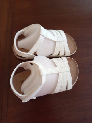 Sandalias Niña Blancas talla 26