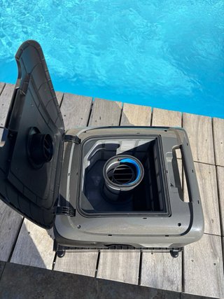 Robot Limpiador de Piscinas Beatbot Sora P7