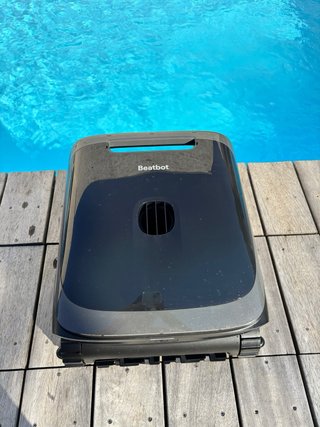 Robot Limpiador de Piscinas Beatbot Sora P7