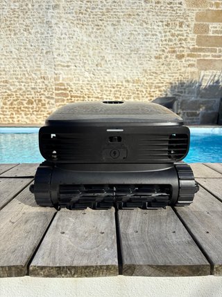 Robot Limpiador de Piscinas Beatbot Sora P7