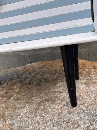 Mesilla auxiliar vintage azul y blanco