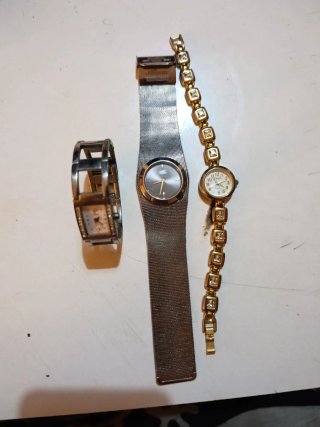 Reloj Lotus Mujer Malla Plateada.