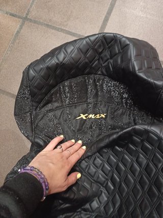 Funda Asiento Yamaha X-MAX Negra Acolchada