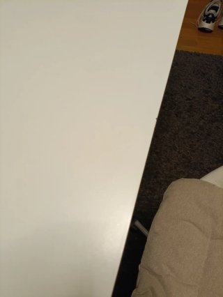Mesa de escritorio blanca