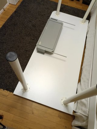 Mesa de escritorio blanca