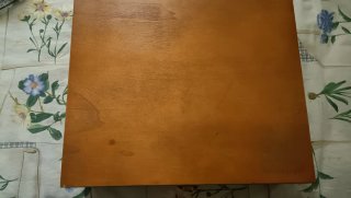 Caja antigua de cigarrillos! sólo la caja lo vale!