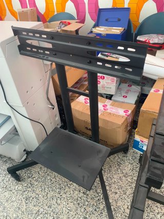 Soporte TV Móvil
