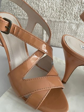 Sandalias Bimba y Lola charol maquillaje