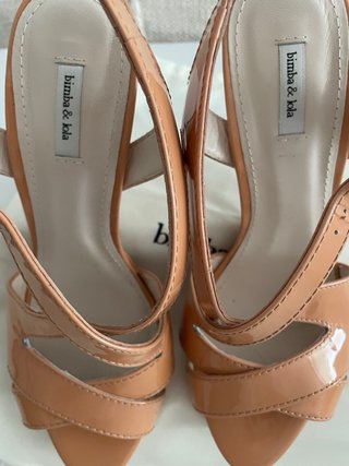 Sandalias Bimba y Lola charol maquillaje