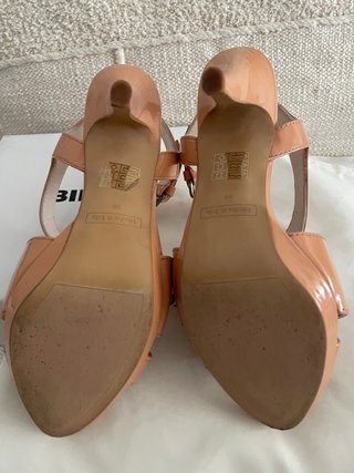 Sandalias Bimba y Lola charol maquillaje