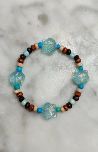 Pulsera artesanal conchas y madera
