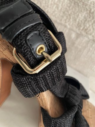 Sandalias Bimba y Lola Tiras Rafia Tacón Alto