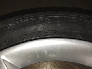 Llanta Audi con neumático nuevo
