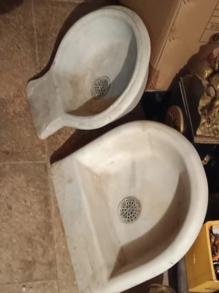 Antiguas pilas de mármol