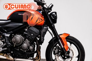 TRIUMPH TRIDENT 660