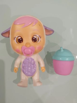 Bebé llorón oveja,con biberón y chupe