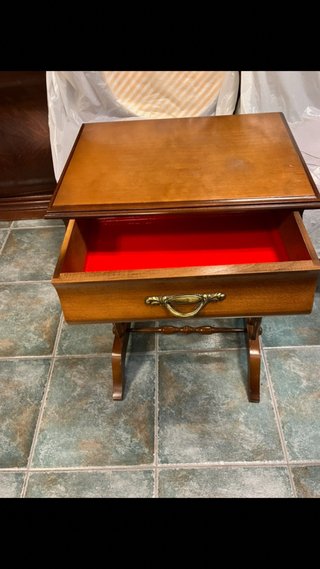 OPOR.MESITA . CAJÓN.10€  Mármol y baldita