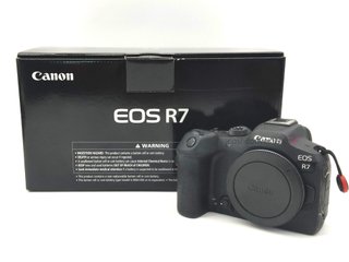 camara digital evil canon eos r7