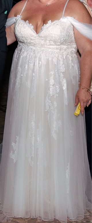 Vestido de Novia Blanco con Velos