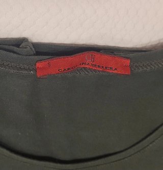 Camiseta Carolina Herrera.