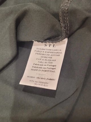 Camiseta Carolina Herrera.