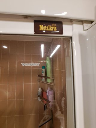 Baño completo: encimera, lavabo, espejo y bañera