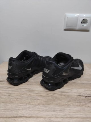 Nike Reax tr8 negras 43