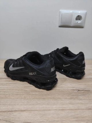Nike Reax tr8 negras 43